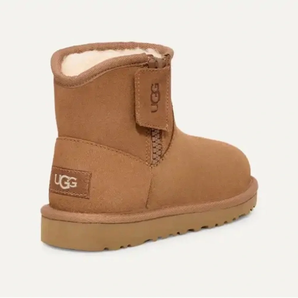 UGG | Adri Classic Boot Chestnut Kids Size 9 NEW